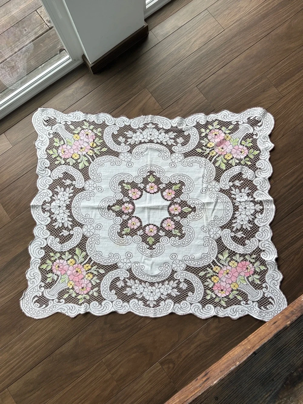 Beautiful French Vtg Lace Embroider Crochet Square Doily Floral Doily Tablecloth